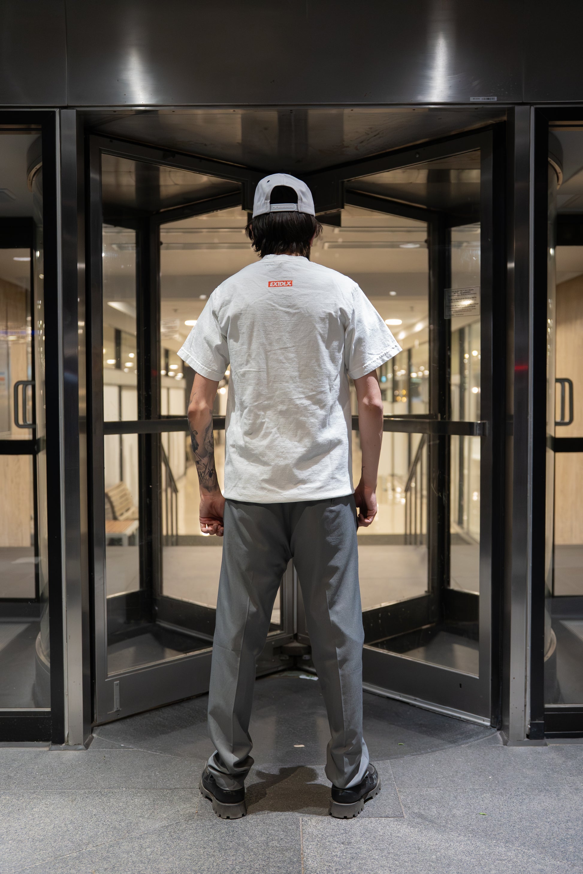 WHITE ESSENTIAL BOX TEE