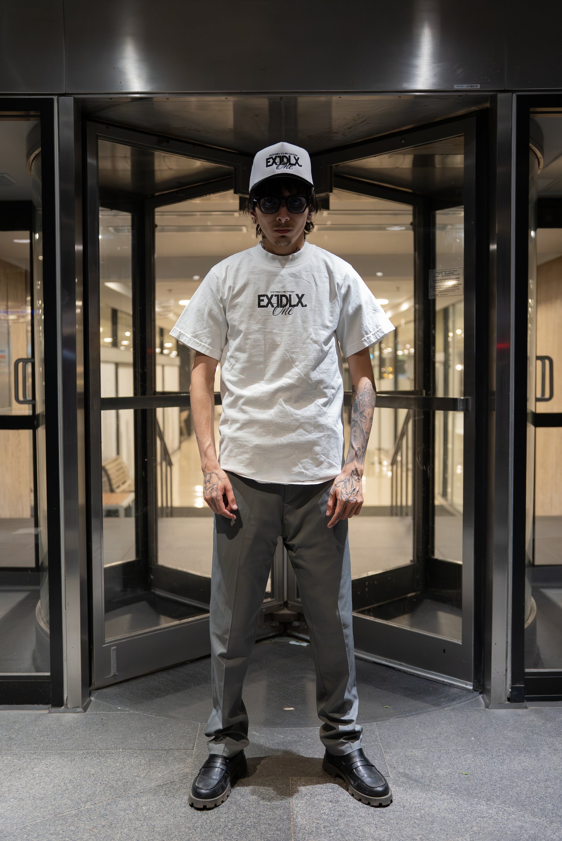 WHITE ESSENTIAL BOX TEE