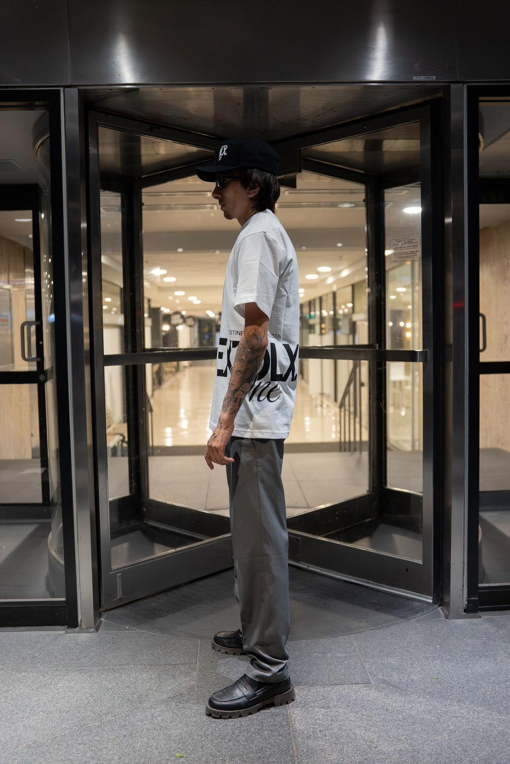 CROSS BODY BOX TEE