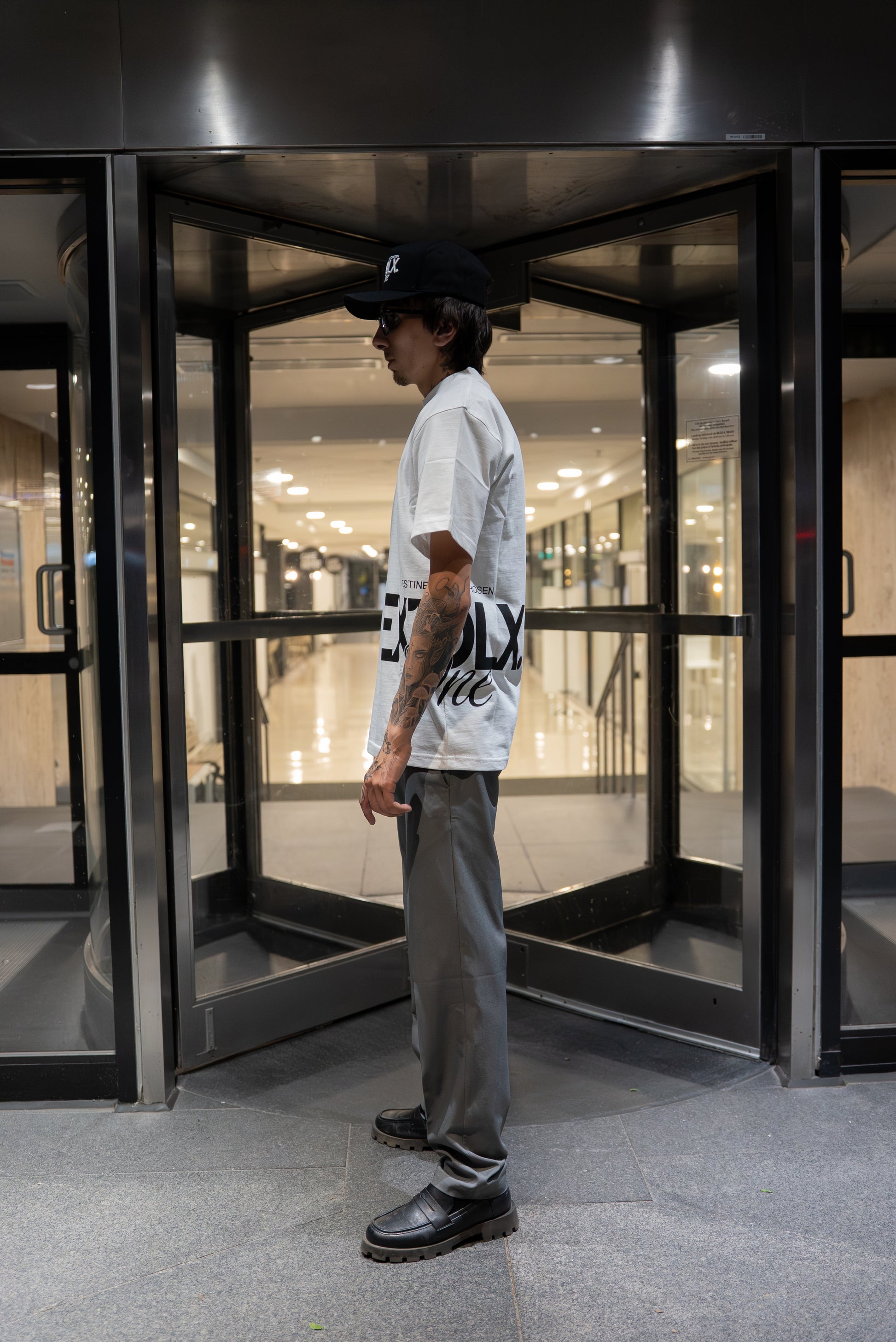 CROSS BODY BOX TEE