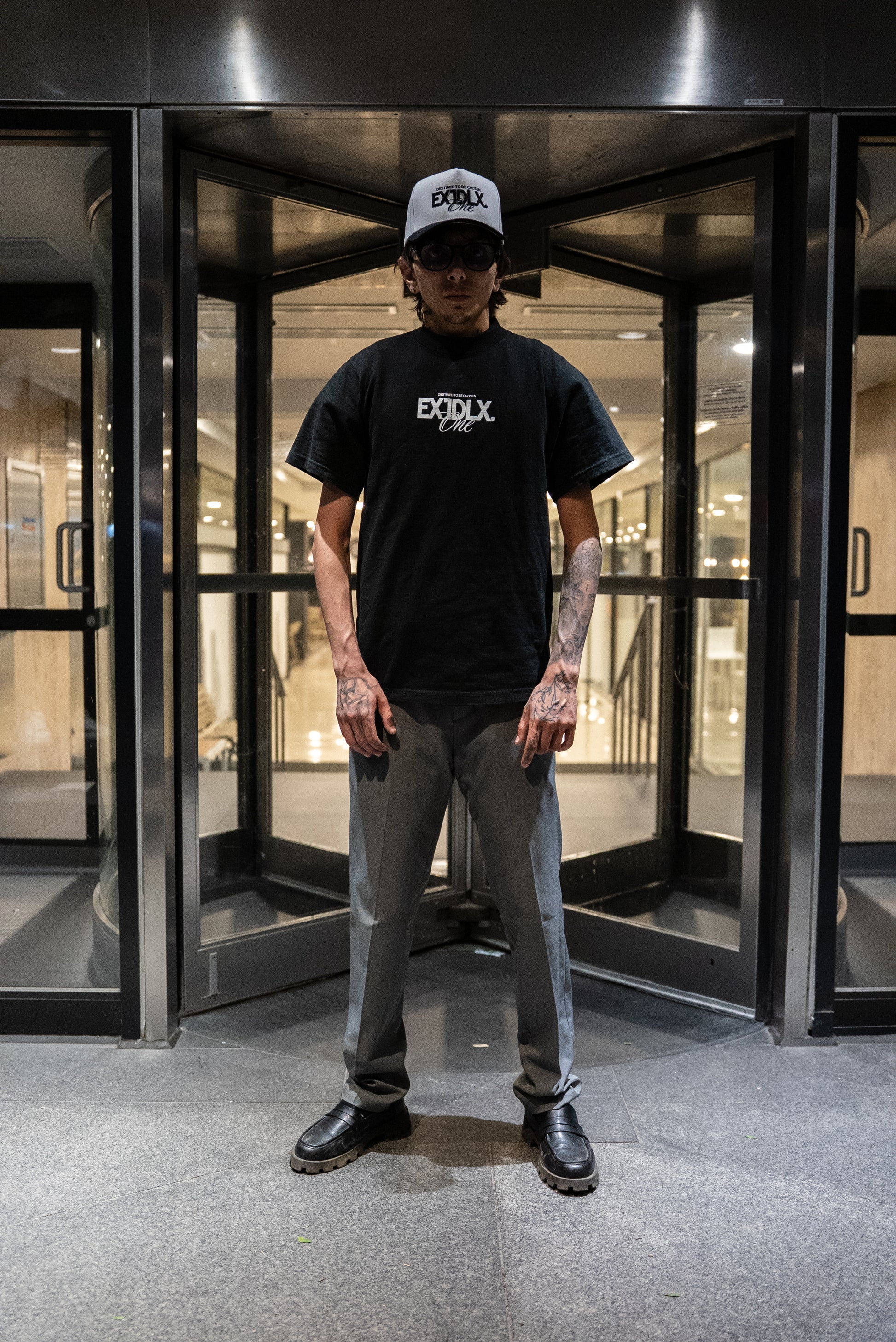 BLACK ESSENTIAL BOX TEE